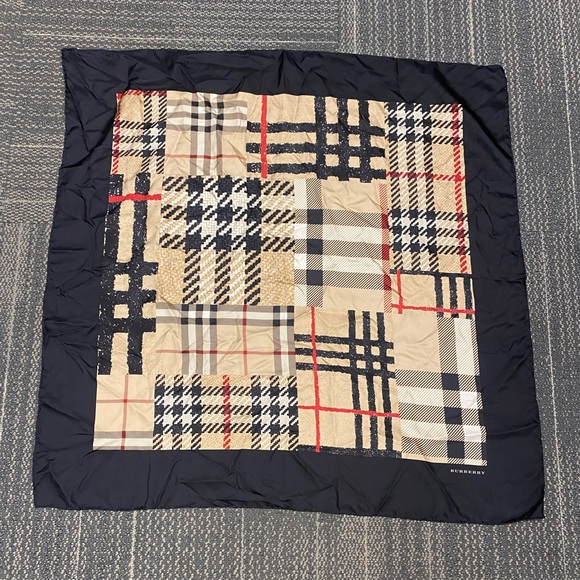 Vintage authentic Burberry 100% Silk scarf - Picture 1 of 6